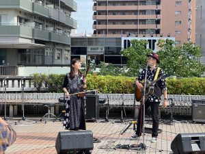 Minoru Phon & Yuko - JR Funbashi Station Street Music Festival, Tokyo - October 18, 2025 | 13th Street Records