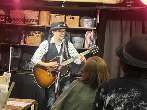 Minoru Phin - Live at Cafe Salongo, Tokyo - October 2025 | 13th Street Records